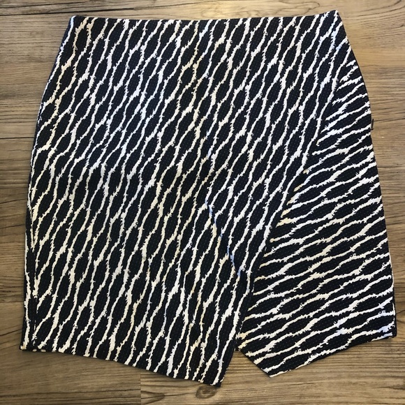 Loft patterned faux wrap pencil skirt - Picture 2 of 6